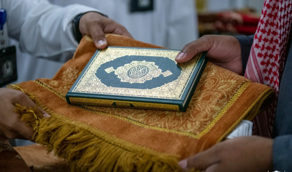30k copies of Qur’an distributed in Makkah. (Supplied)