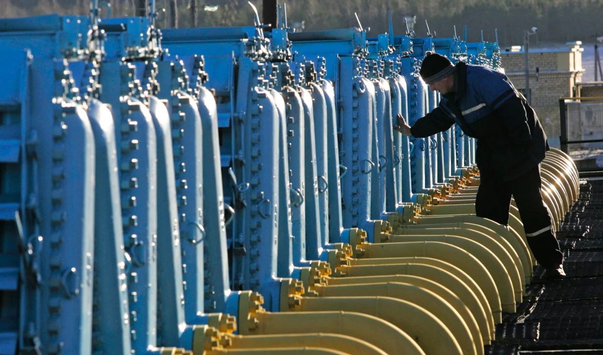 Poland’s state gas company, PGNiG, said it was informed by Gazprom that its deliveries through the Yamal-Europe pipeline would stop Wednesday morning. (AP)