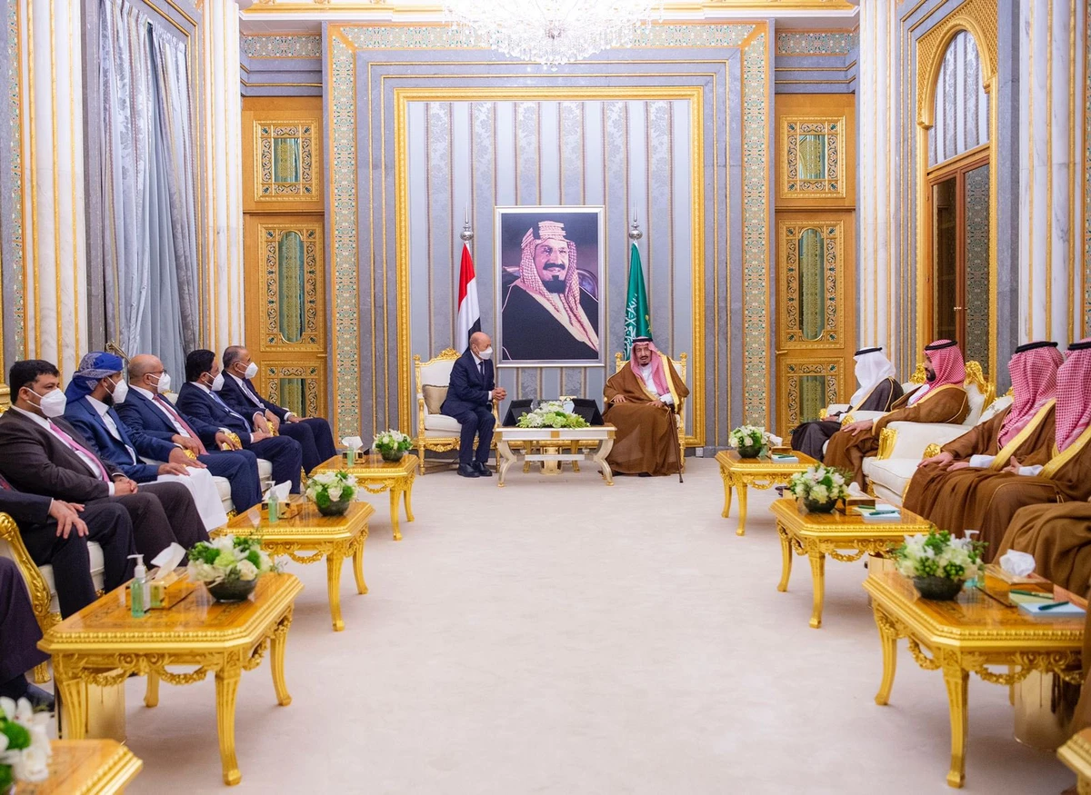 Yemeni council head meets King Salman, crown prince in Jeddah