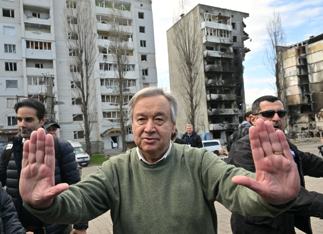 UN Secretary-General Antonio Guterres arrived on April 28, 2022 to the town of Borodianka outside Kyiv where Russian forces were accused of having killed civilians. (Sergei Supinsky/AFP)