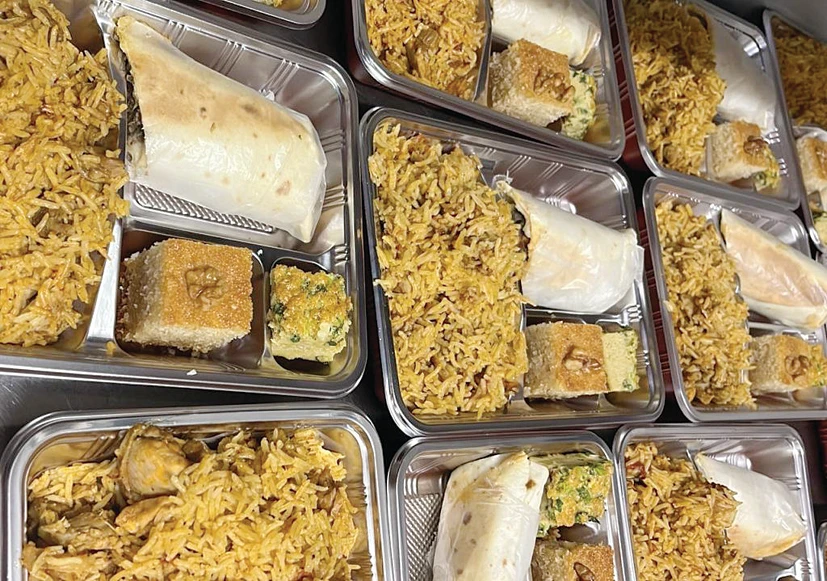 Lebanese restaurant serves iftar at Japanese mosque