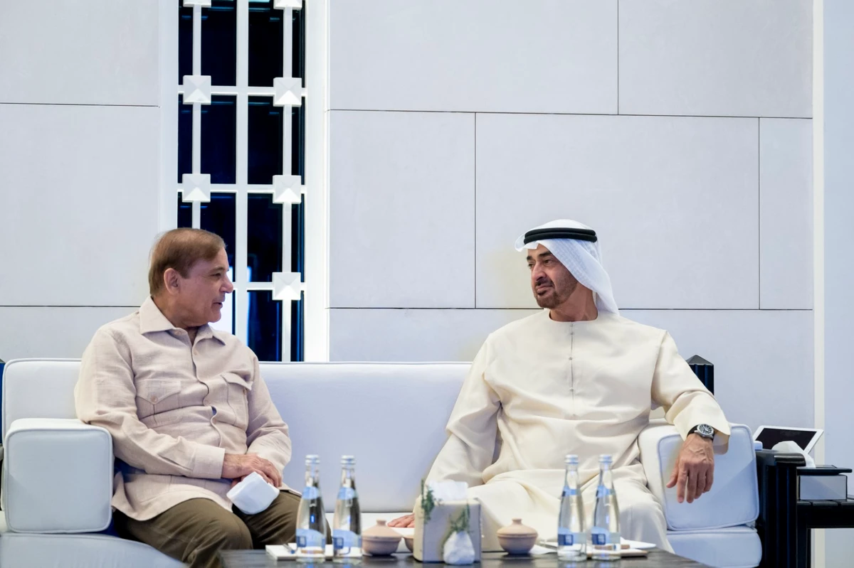 The two leaders reviewed a number of regional and international issues of common concern. (WAM)