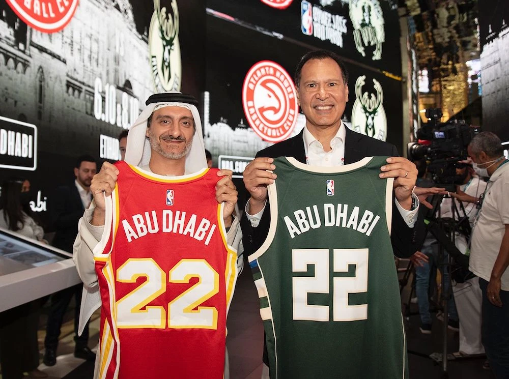 Saleh Al-Geziry, Director General of Tourism, Department of Culture and Tourism – Abu Dhabi with Ralph Rivera, NBA Europe and Middle East Managing Director. (NBA)