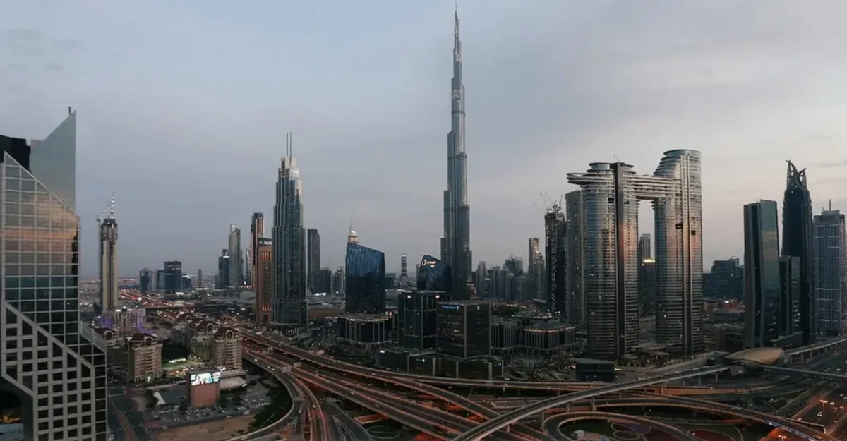 Dubai police chase six men for robbing cash, jewelry worth more than $300,000