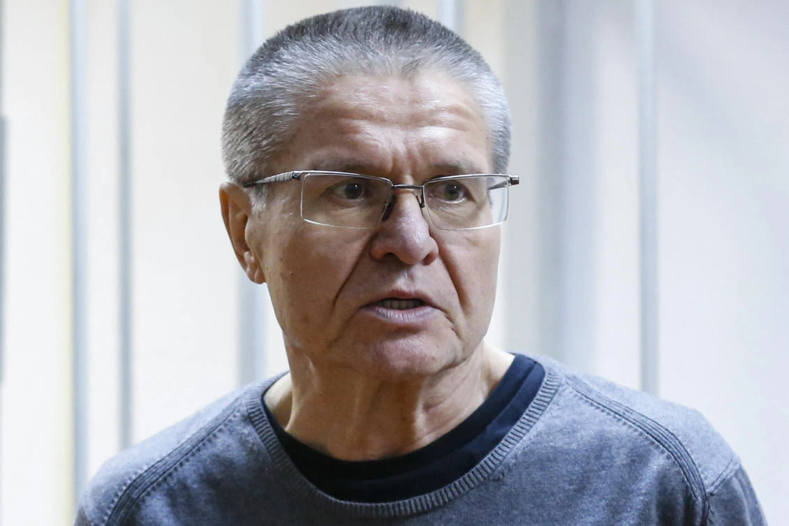 Russian ex-minister jailed for bribery released on parole