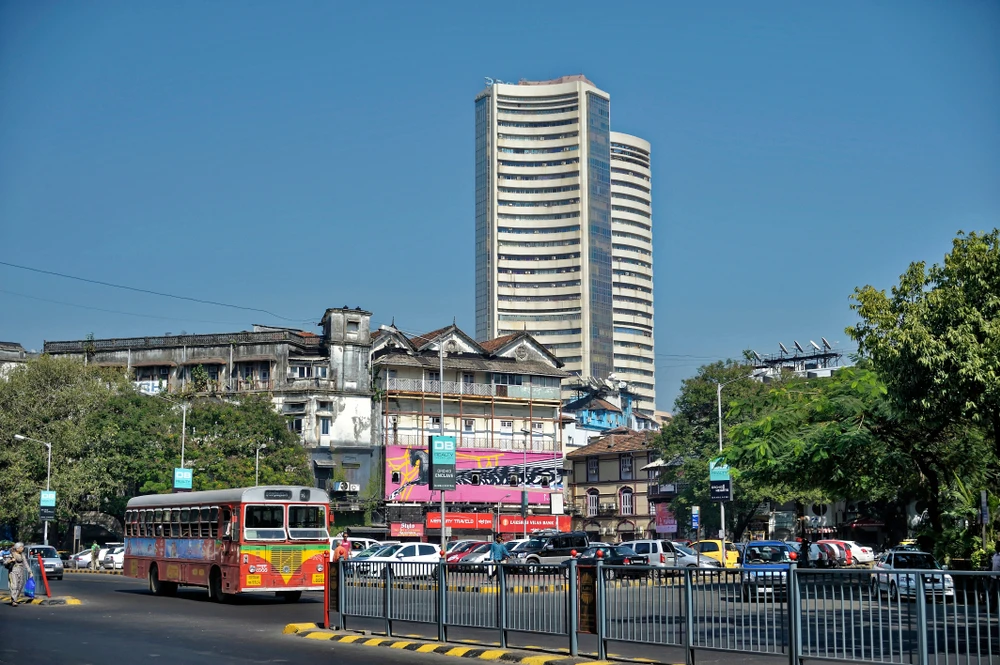 India In-Focus — Rupee hits record low as shares fall; Air India gets new head; Ford shelves plans for EV exports