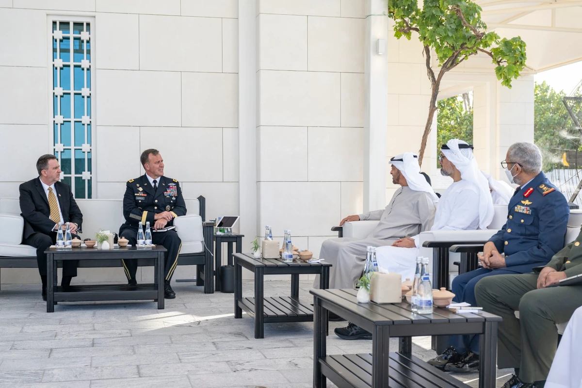 Abu Dhabi crown prince receives US CENTCOM commander