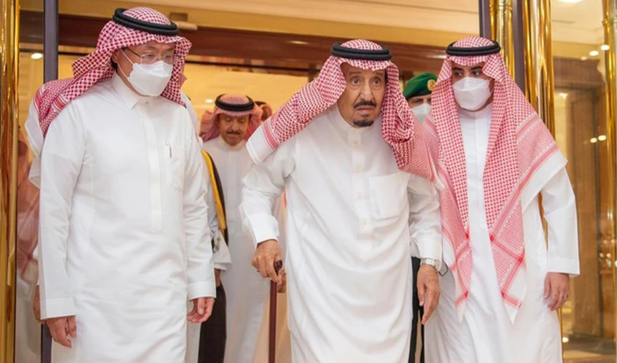 Saudi King Salman (C) leaving King Faisal Specialist Hospital in Jeddah, Saudi Arabia on May 15, 2022. (SPA)
