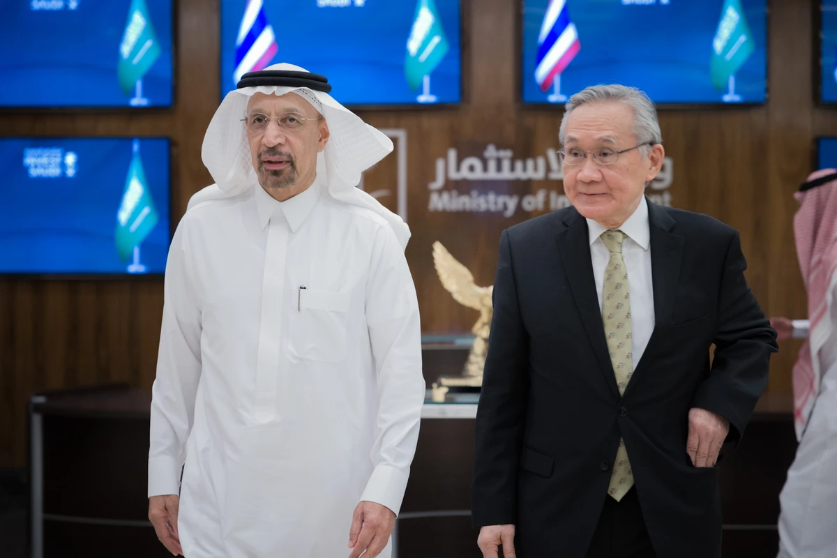 Saudi Investment Minister Khalid Al-Falih receives Don Pramudwinai, Thailand’s deputy prime minister and minister of foreign affairs, in Riyadh on Monday to discuss issues of mutual interest. Twitter