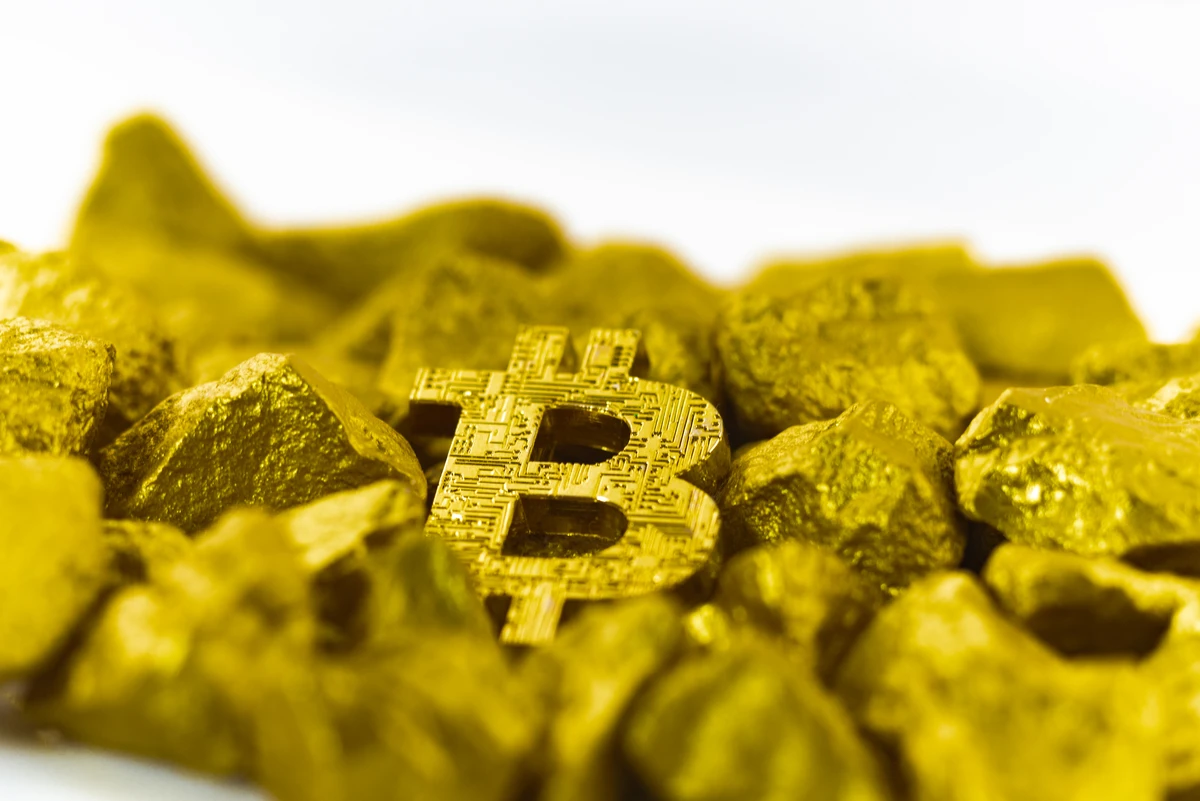 Crypto Moves — Bitcoin, Ether edges up; Bank of France Governor issues warning; Grayscale to launch digital assets ETF