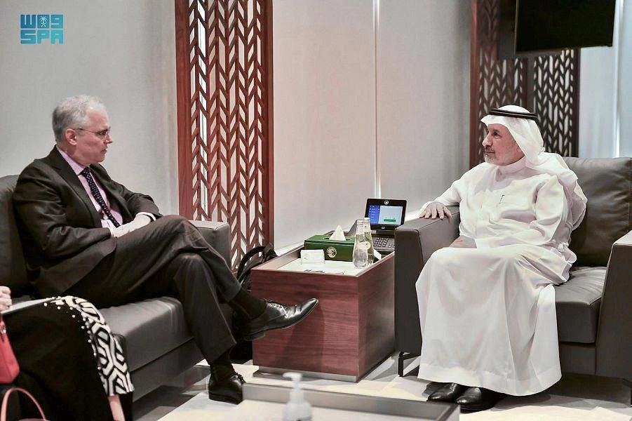 KSrelief chief Dr. Abdullah bin Abdulaziz Al-Rabeeah met with CEO of Coalition for Epidemic Preparedness Innovations (CEPI) Dr. Richard Hatchett in Riyadh. (SPA)