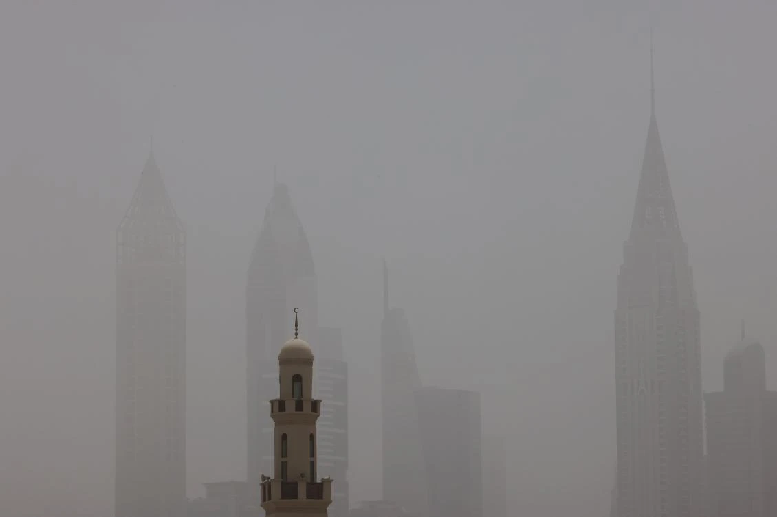 World’s tallest building engulfed as Mideast sandstorms hit UAE