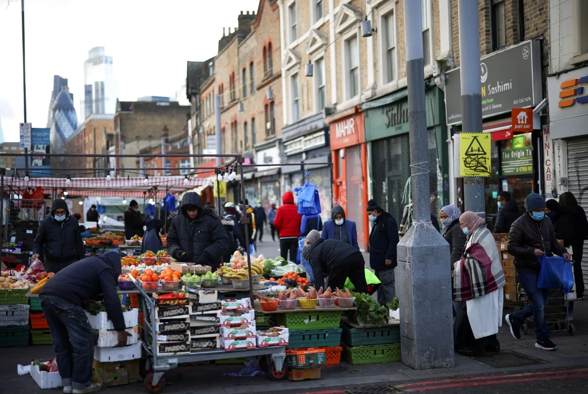 British inflation surged last month to its highest annual rate since 1982, pressuring Finance Minister Rishi Sunak to offer more help for households and the Bank of England to keep raising interest rates despite a risk of recession. Reuters/File