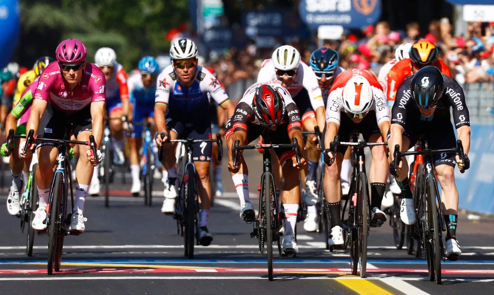 Dainese becomes first Italian stage winner in 2022 Giro