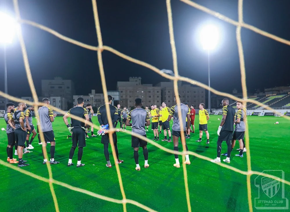 Leaders Al-Ittihad meet Al-Hilal holding a six-point advantage at the top of the table, with four games to play. (Twitter: @ittihad)