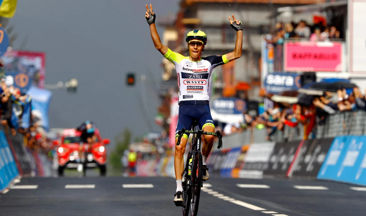 Jan Hirt wins stage 16 of Giro, Richard Carapaz retains overall lead