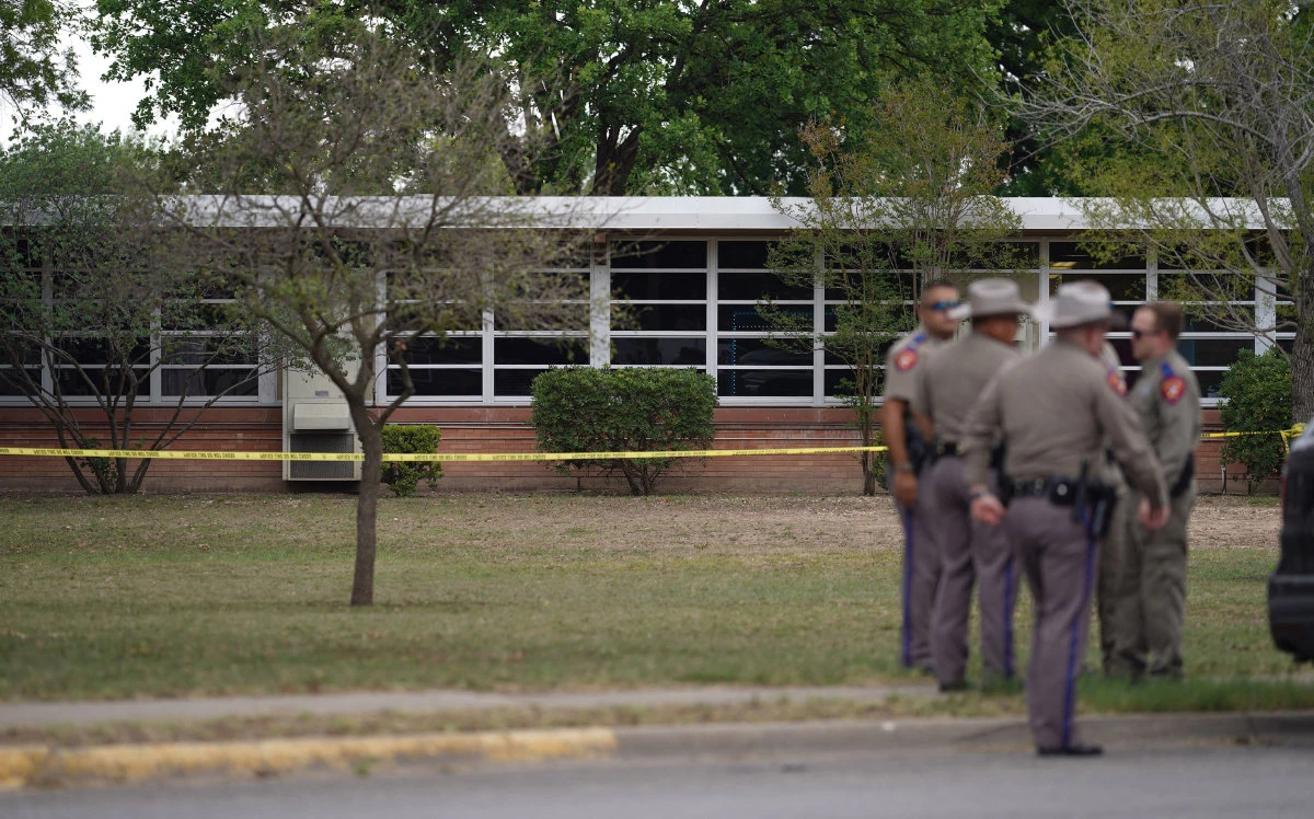 Texas school massacre: Onlookers say more lives could have been saved had police moved in quickly