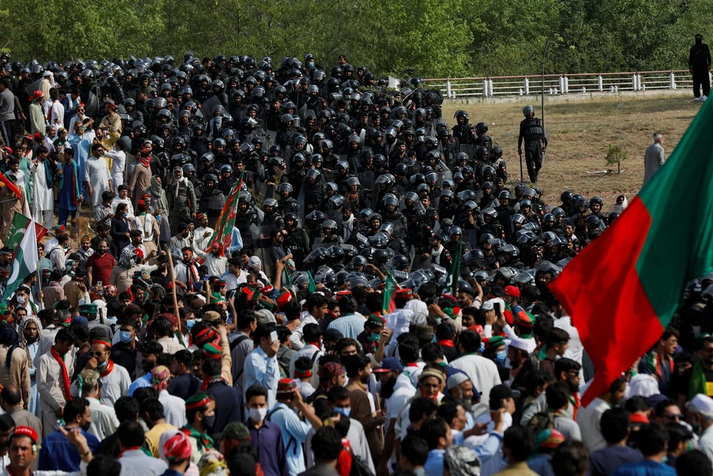Normalcy returns to Pakistani capital as ex-PM Khan calls off protest
