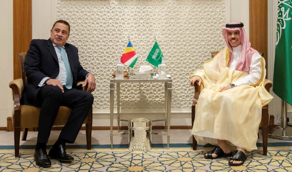 Saudi foreign minister meets Seychelles counterpart in Riyadh
