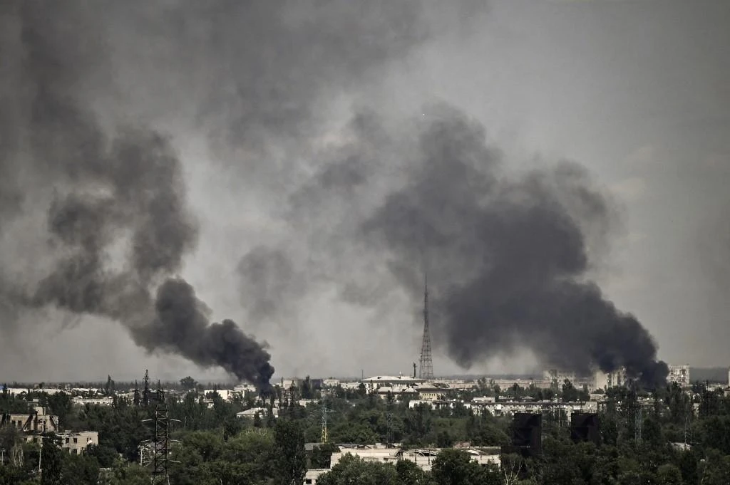 Russian troops take ‘control’ in part of key city as oil embargo agreed. (AFP)