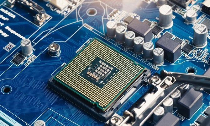 Global chip shortage likely to last through 2023: US official