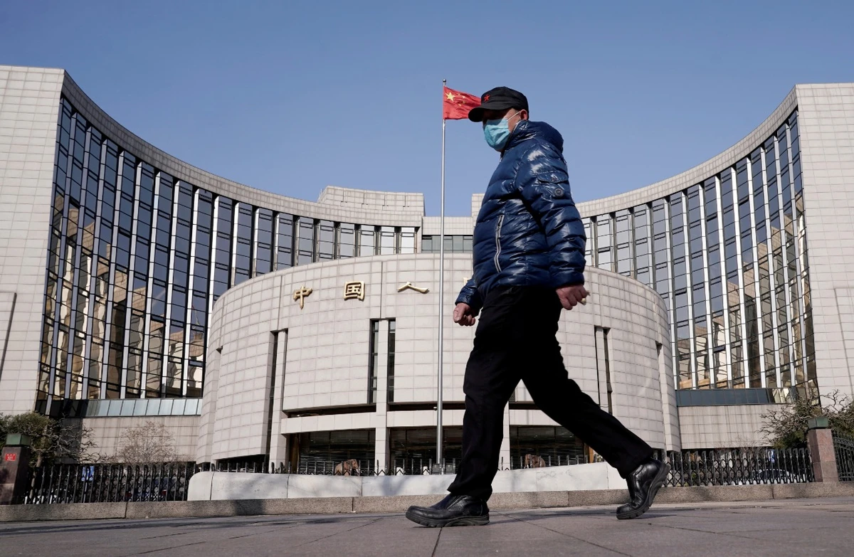 Syndicated and club loans by Chinese firms dropped 58 percent so far this year to reach $45.6 billion, reflecting the slowest annual start in seven years, Bloomberg reported, citing compiled data of deals in all currencies.