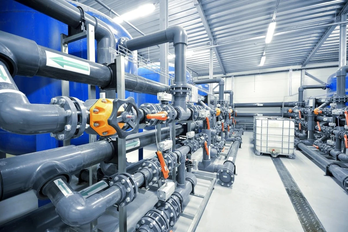 By the end of April, the number of existing and under construction factories in Saudi Arabia reached 10,561, according to a report issued by the National Industrial Information Center.