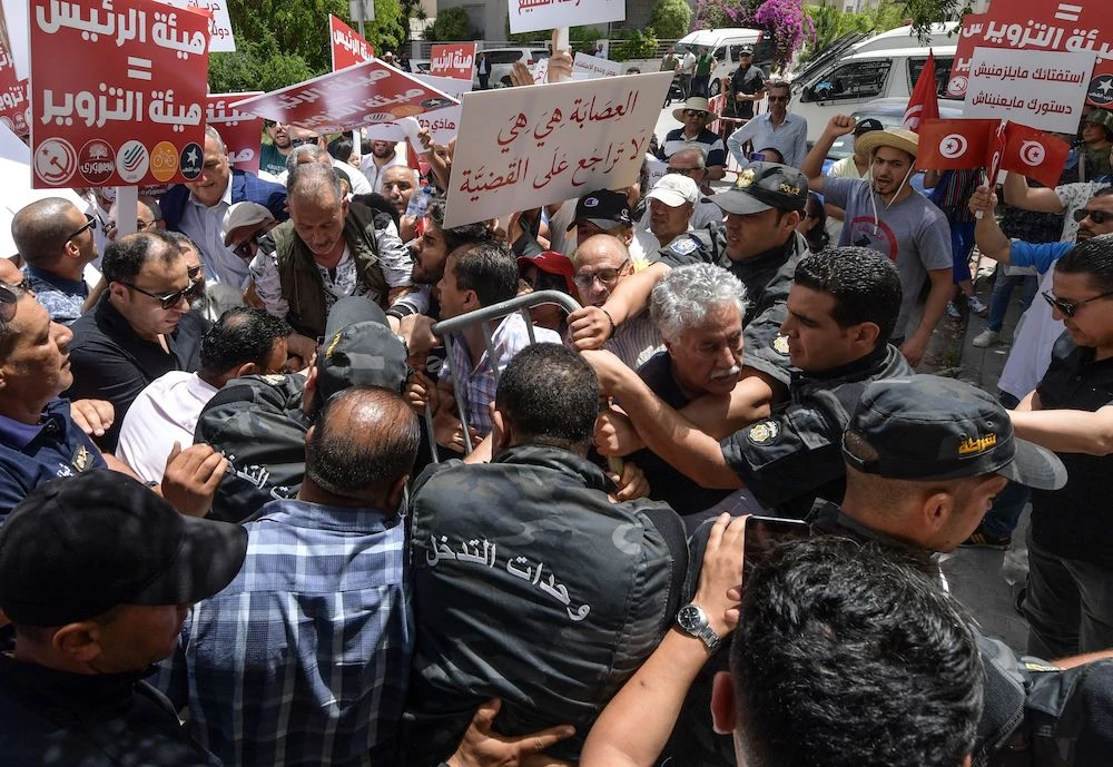 Tunisia police block protests against Saied referendum