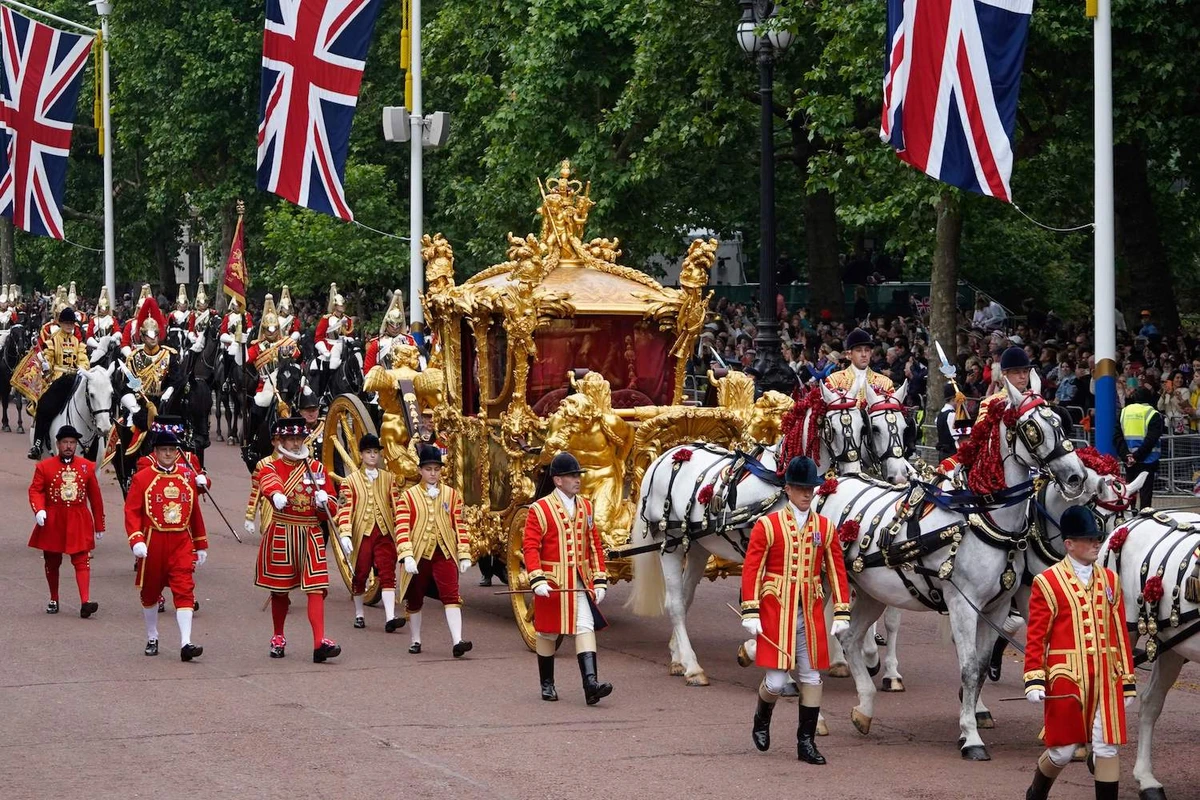 The Gold State Coach is taken down The Mall during the Platinum Pageant in London on June 5, 2022 as part of Queen Elizabeth II's platinum jubilee celebrations. (AFP)