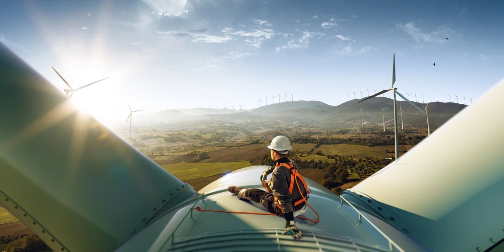 UAE’s Masdar and the Ministry of Energy of Azerbaijan are collaborating on the launch of a 10,000 MW clean energy project. (Shutterstock)