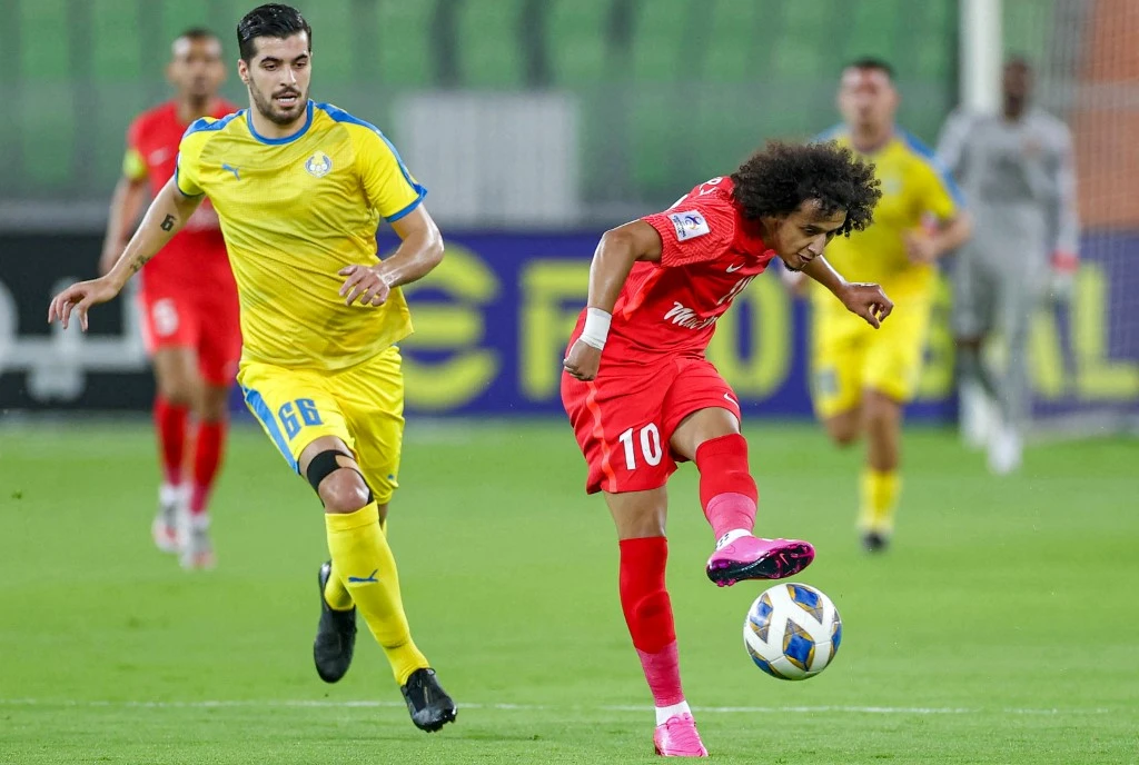 The UAE have been bolstered by the return of the country’s best creative talent, Omar Abdulrahman, right. (AFP file photo)