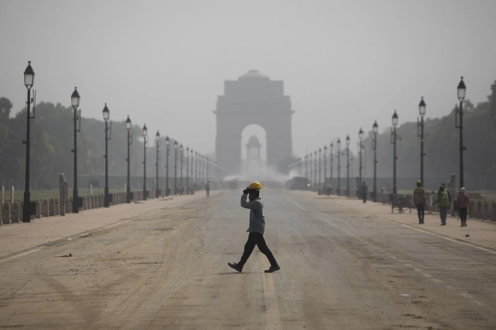 India In-Focus — Shares drop; Sri Lanka to get $55m credit line from India for fertilizers; Social media rules to protect constitutional rights
