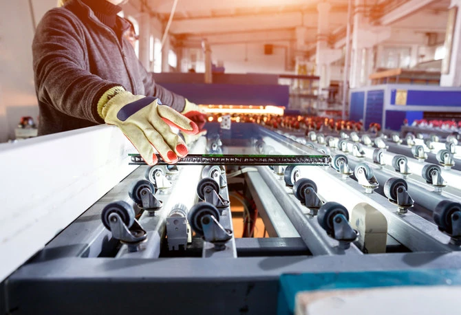 Obeikan Glass to develop new production line for solar panel building materials