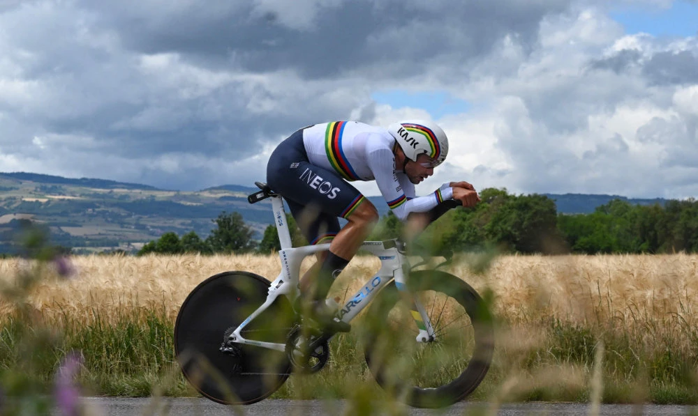 ‘Top Ganna’ beats Van Aert in Dauphine time trial