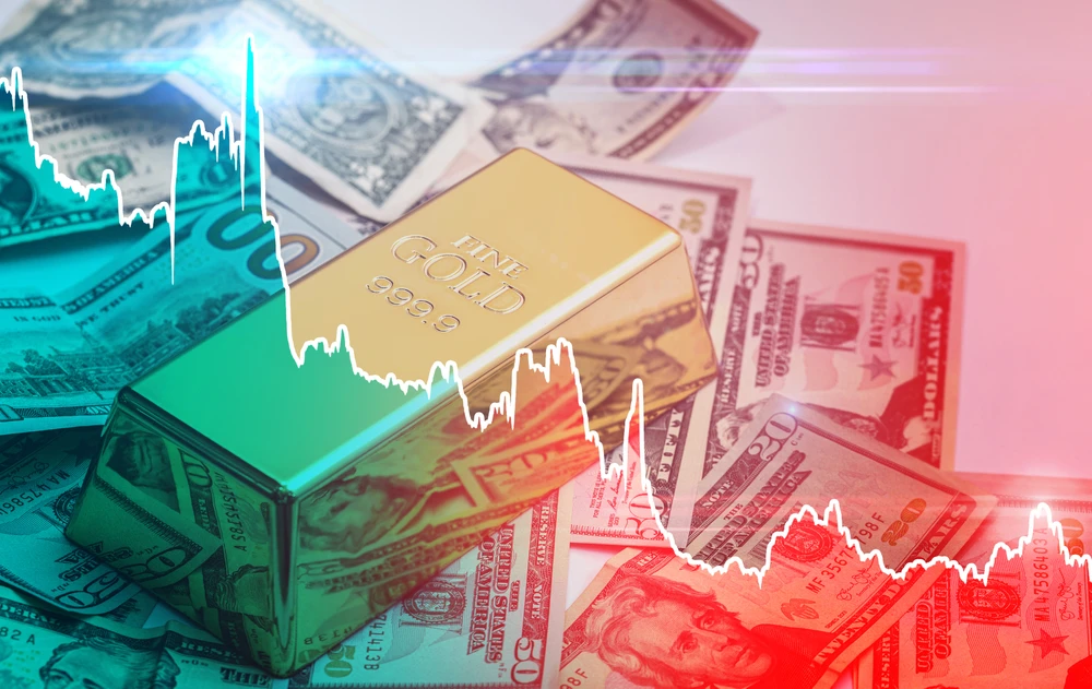 Commodities Update — Gold, silver dips; Soybean falls; Aluminum at six-month low