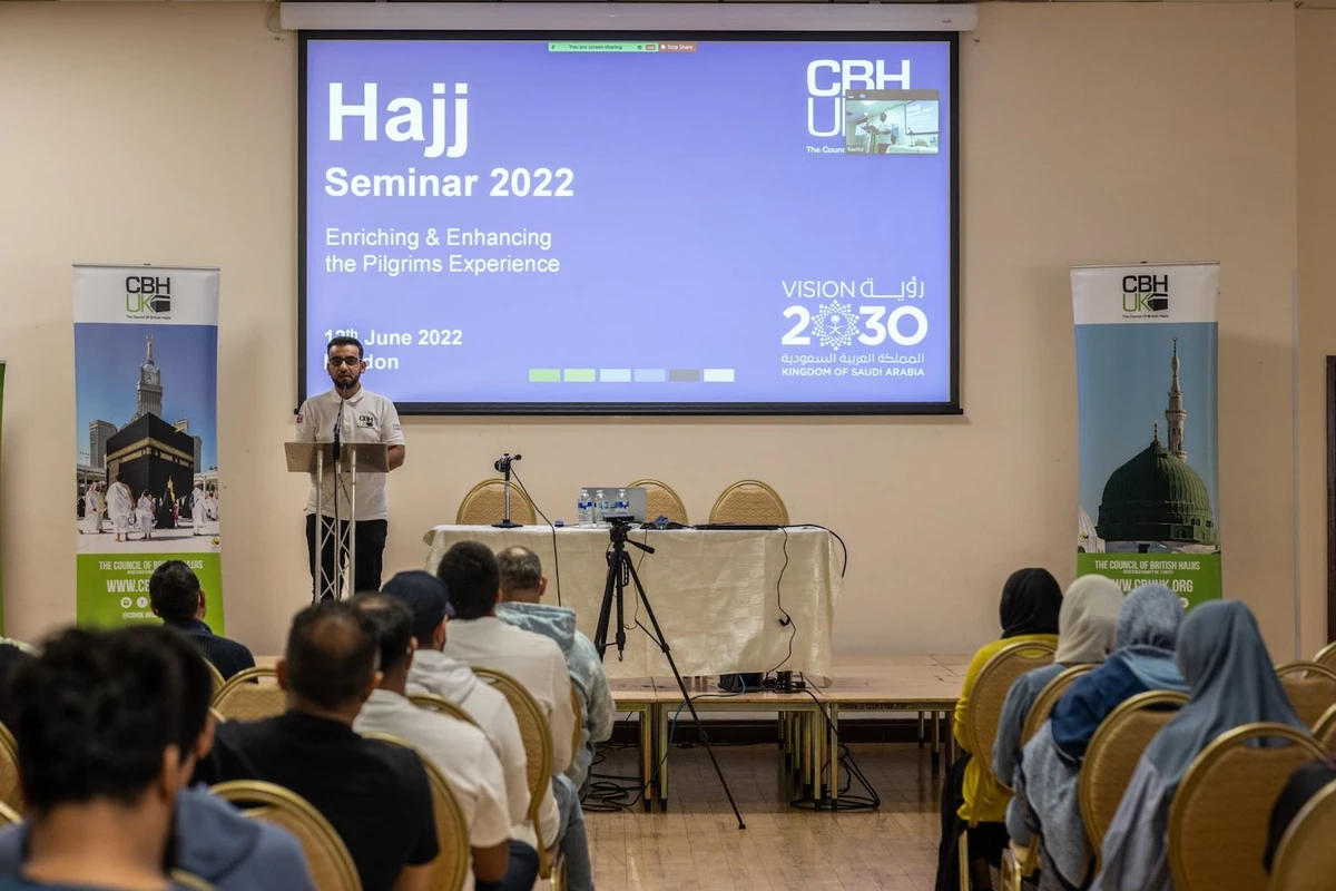 Rashid Mogradia, CEO of CBHUK, presents part of the Hajj seminar at the London Muslim Center. (Mohammed Rashid)