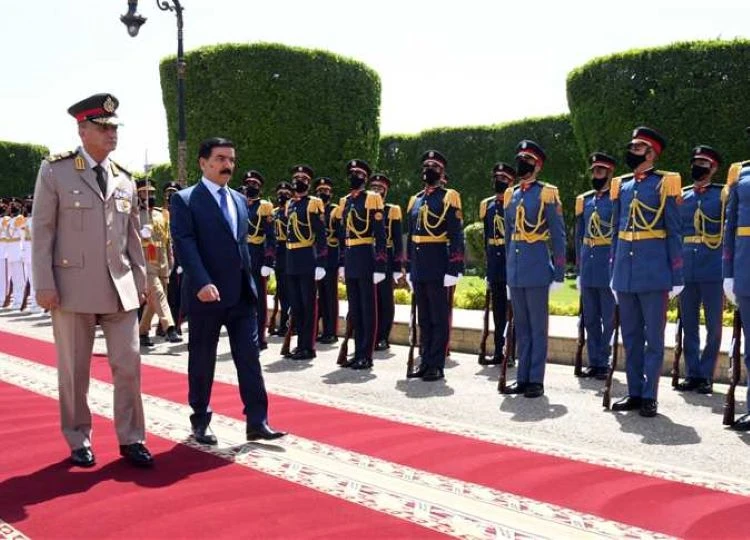 Egyptian Defense Minister Lt. General Mohammad Zaki and his Iraqi counterpart Jumaa Inad Saadoun. (Twitter Photo)