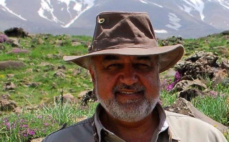 Daughter of detained Brit in Iran to deliver Father’s Day card to UK Foreign Office