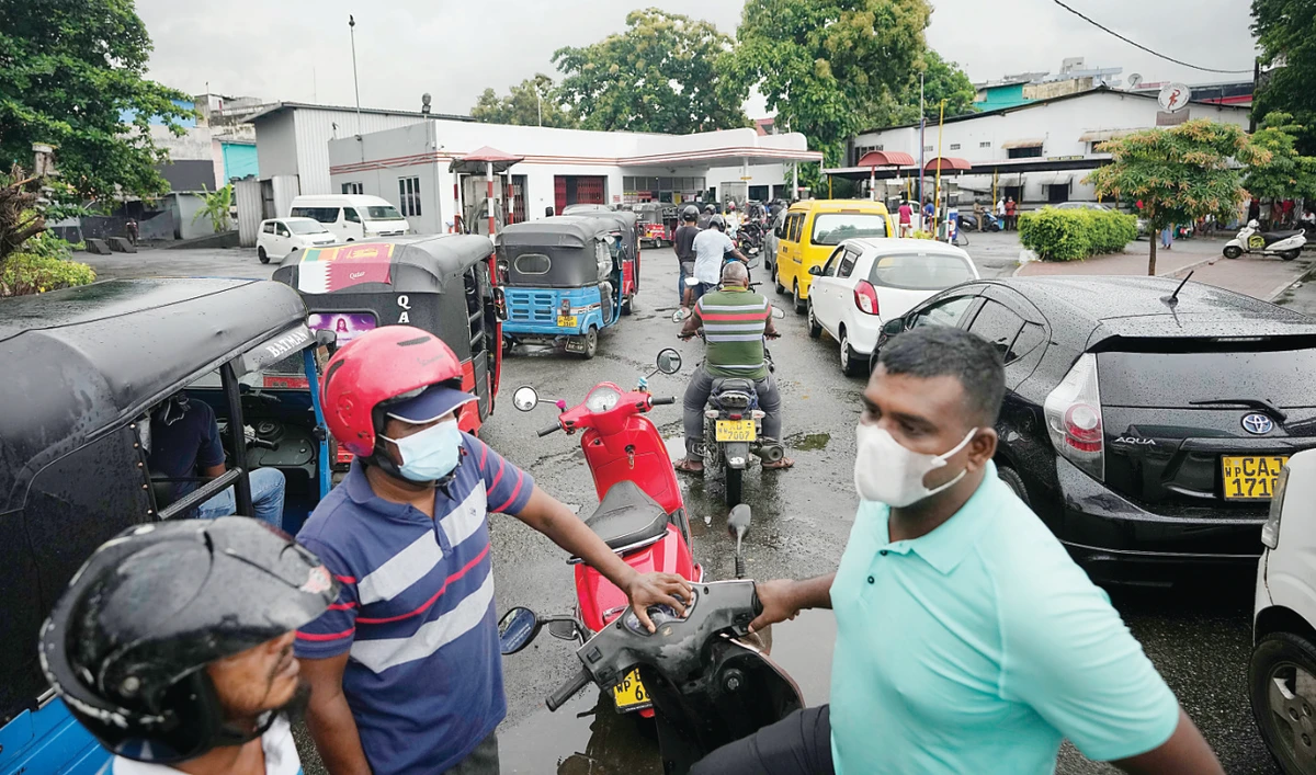 Sri Lanka cuts workweek  for public employees