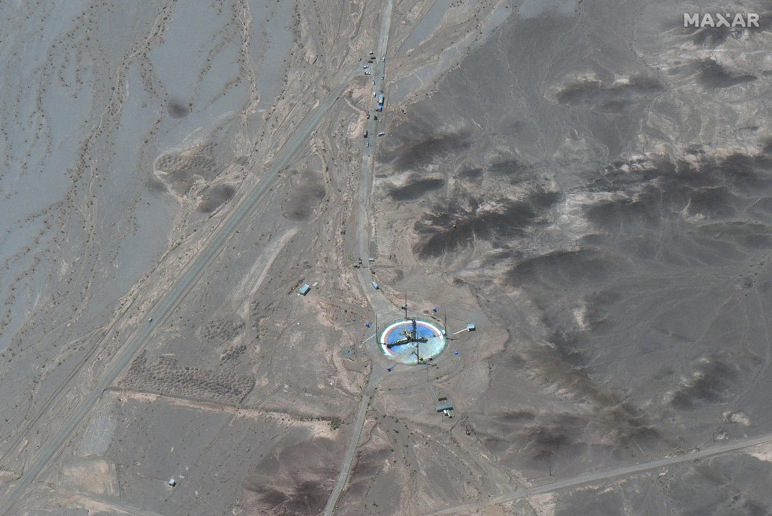 Iran set for test launch of new rocket