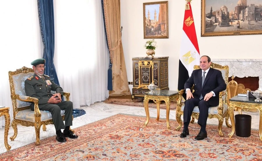 Egyptian President El-Sisi met with Lt. Gen. Hamad Mohammed Thani Al-Rumaithi, chief of staff of the UAE Armed Forces. (WAM)