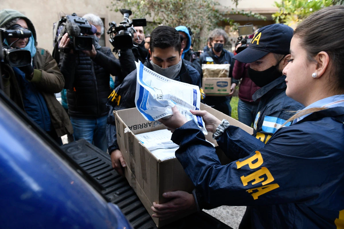 Man on plane grounded in Argentina a captain in Iran terror force, says Paraguay intel chief