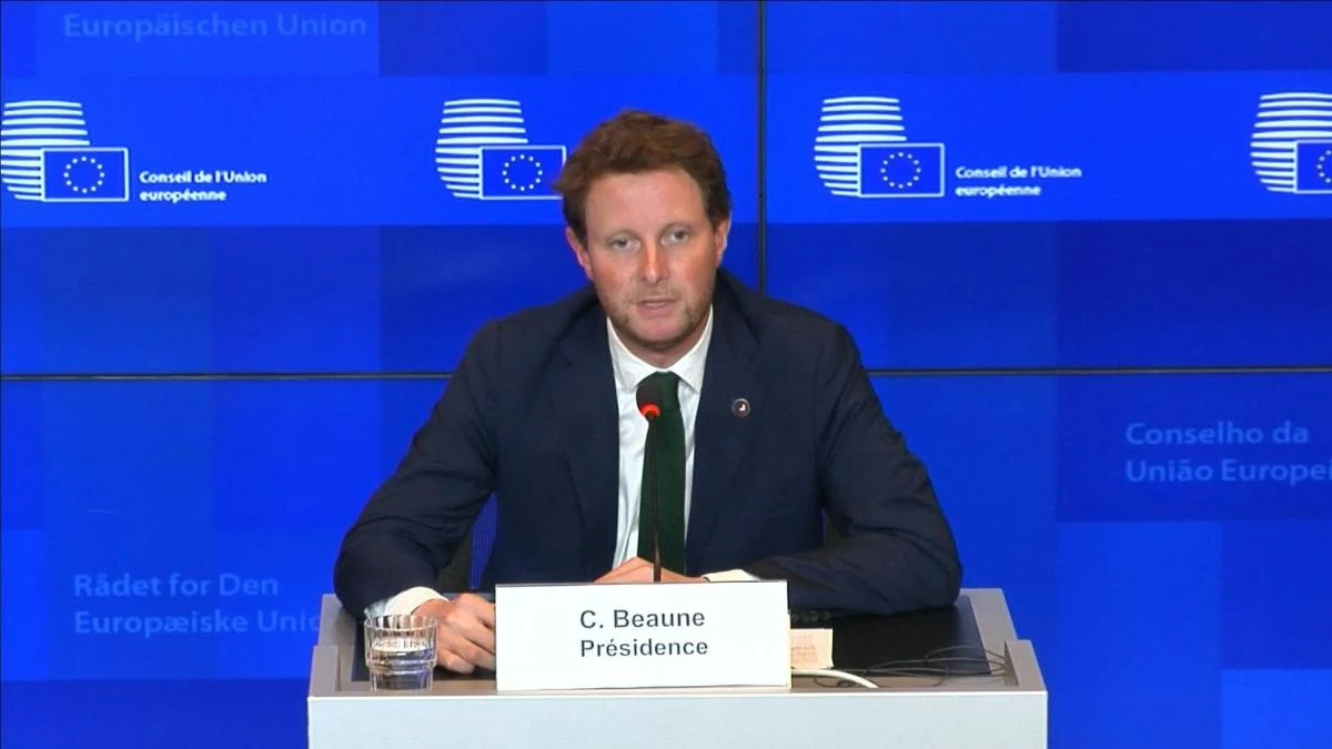 France’s Europe minister Clement Beaune says EU ministers back granting war-torn Ukraine “candidate status” to join the bloc, ahead of a summit expected to formally greenlight the move later this week. (AFP)