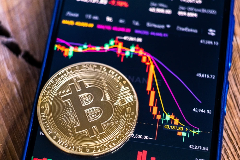 Crypto Moves — Bitcoin and Ethereum fall; Terraform Labs staff banned from traveling; Metaverse standards body formed