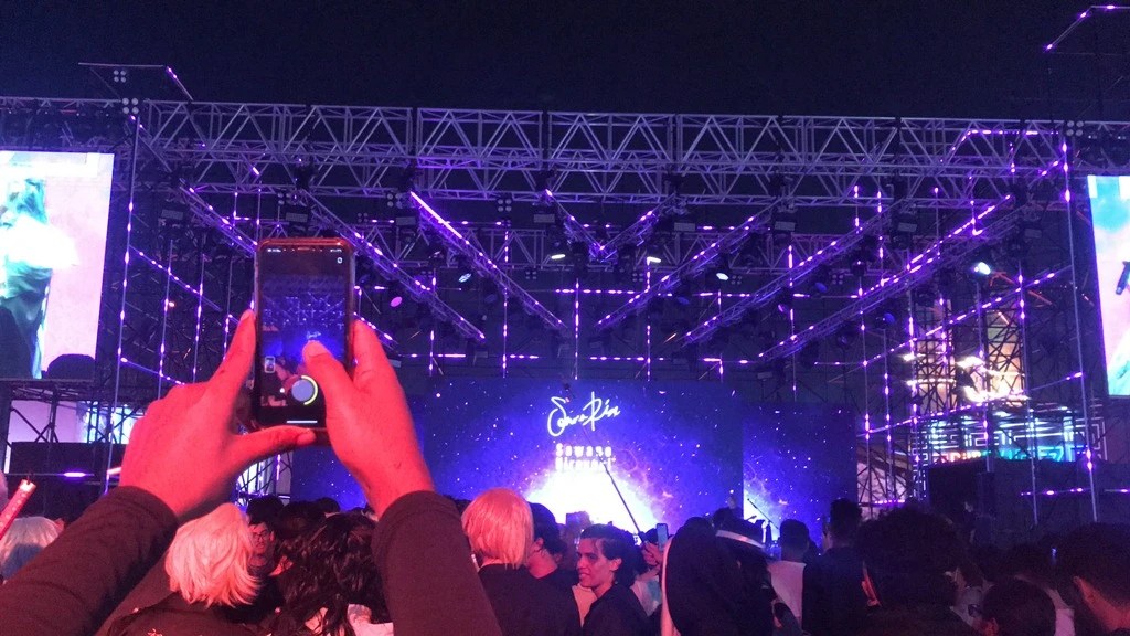 Japanese singer SennaRin holds debut concert with Saudis her first audience