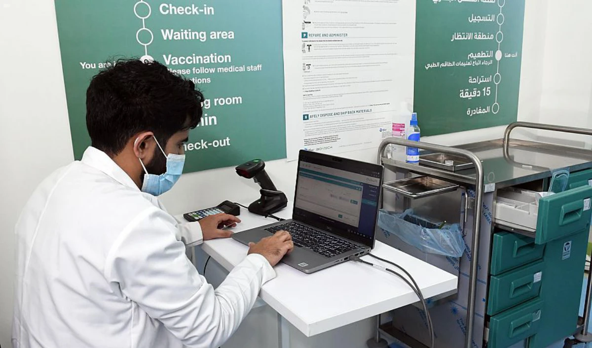 early 67 million COVID-19 vaccine doses have been administered since the Kingdom’s immunization campaign began, with more than 25 million people fully vaccinated. (SPA/File)