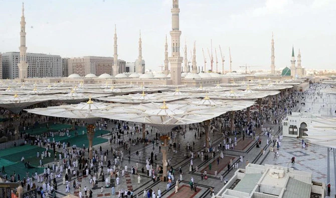 More than 214,000 pilgrims from around the world had reached Madinah as of Thursday to perform Hajj. (SPA)
