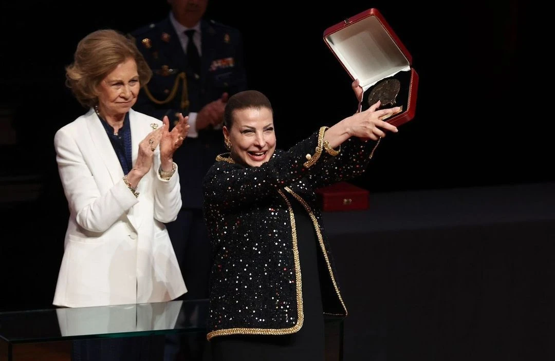 Huda Alkhamis-Kanoo received the award from Queen Sofia of Spain at the school’s academic closing ceremony in Madrid. (Instagram)