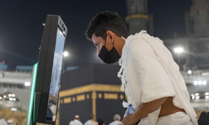 The General Presidency for the Affairs of the Two Holy Mosques has allocated 100 scholars to answer questions from pilgrims during their Hajj journey. (SPA)