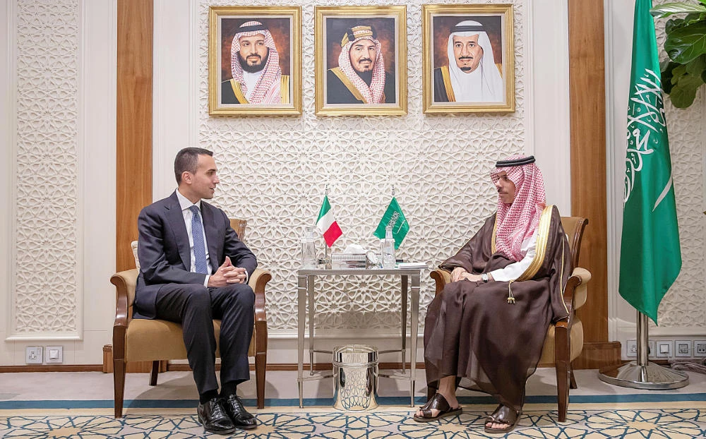 Saudi FM meets Italian counterpart in Riyadh